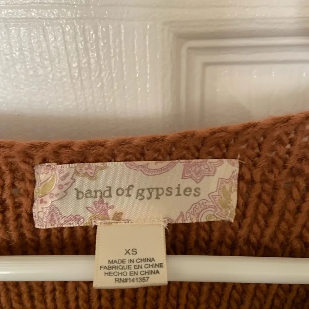 Band
of Gypsies Loopy Knitted Cardigan - Picture 4 of 5